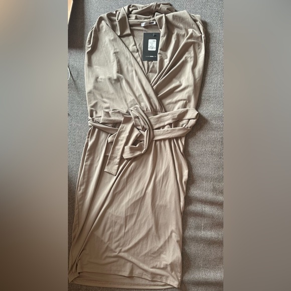 Clocking In Sleeveless Midi Dress - Taupe - Picture 3 of 4